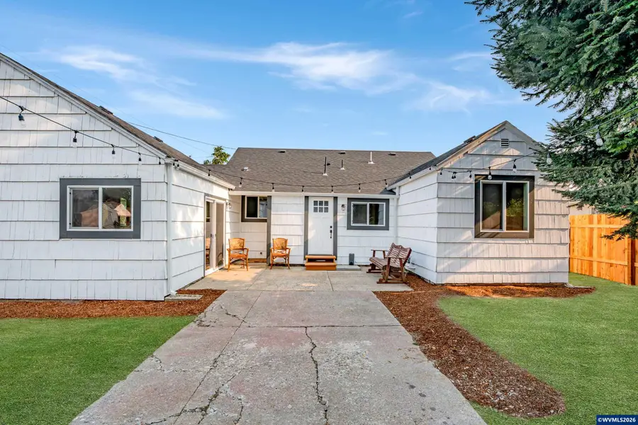 490 W A St, Lebanon, OR 97355 - #2