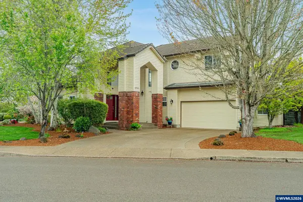 2520 NW PINEHURST Dr, McMinnville, OR 97128
