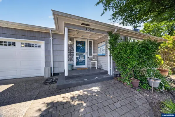 1032  23rd St NE, Salem, OR 97301