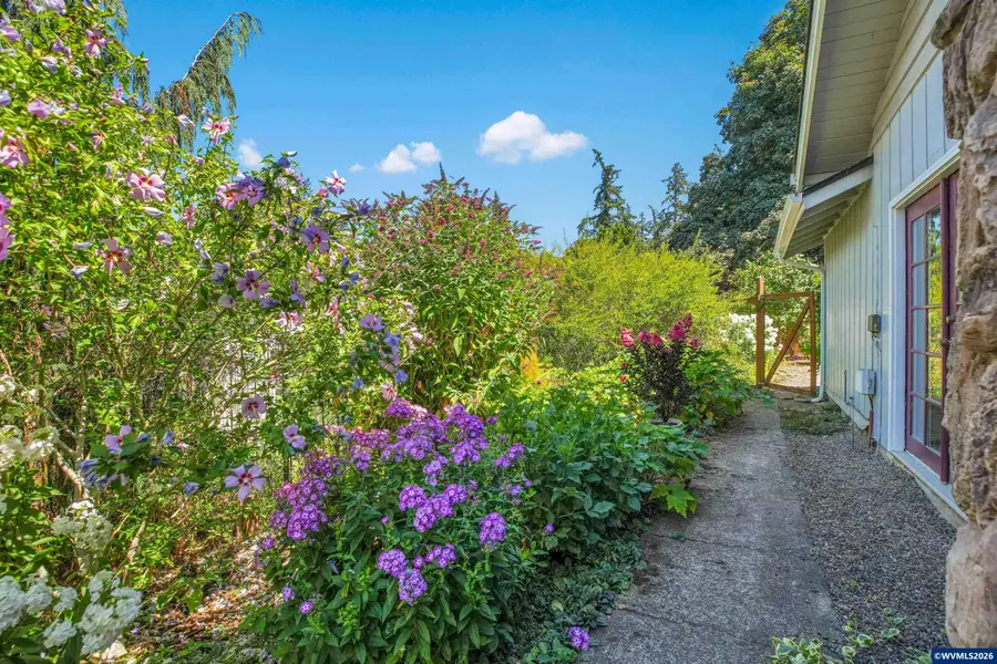 325  Ash St, Silverton, OR 97381 - #2