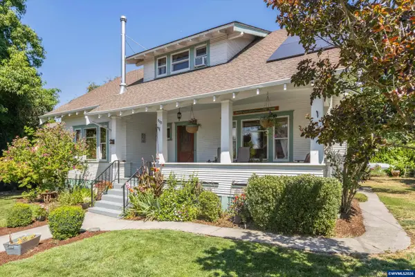 990  Taylor St, Mt Angel, OR 97362