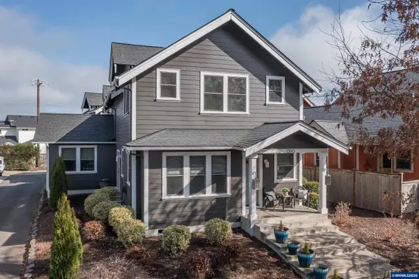 1390  Gwinn St E, Monmouth, OR 97361