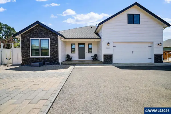 486 NW Coast Mountain Dr, Dallas, OR 97338