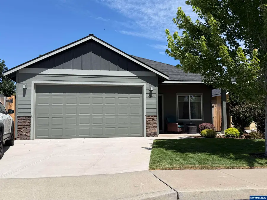2955 NW Hemlock Ln, Redmond, OR 97756 - #3