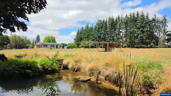 34125 E Lacomb Rd, Lebanon, OR 97355