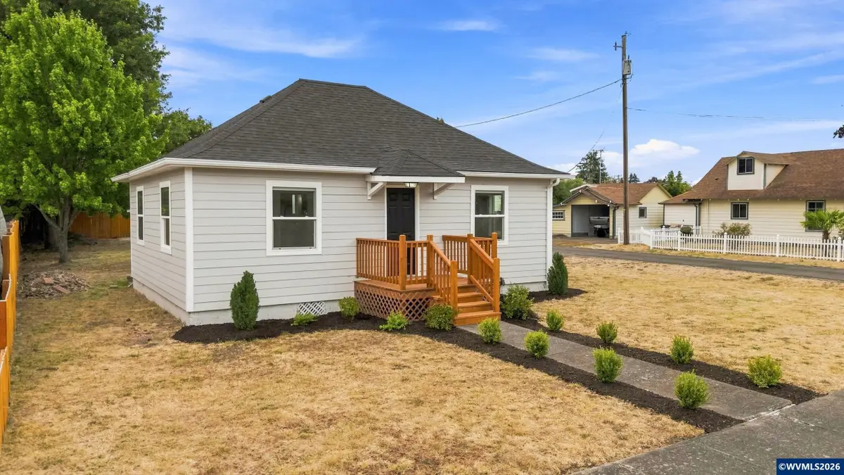 711 W Grant St, Lebanon, OR 97355 - #1