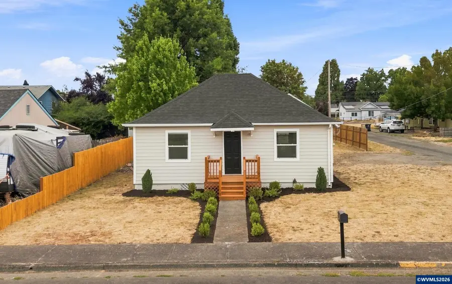 711 W Grant St, Lebanon, OR 97355 - #2