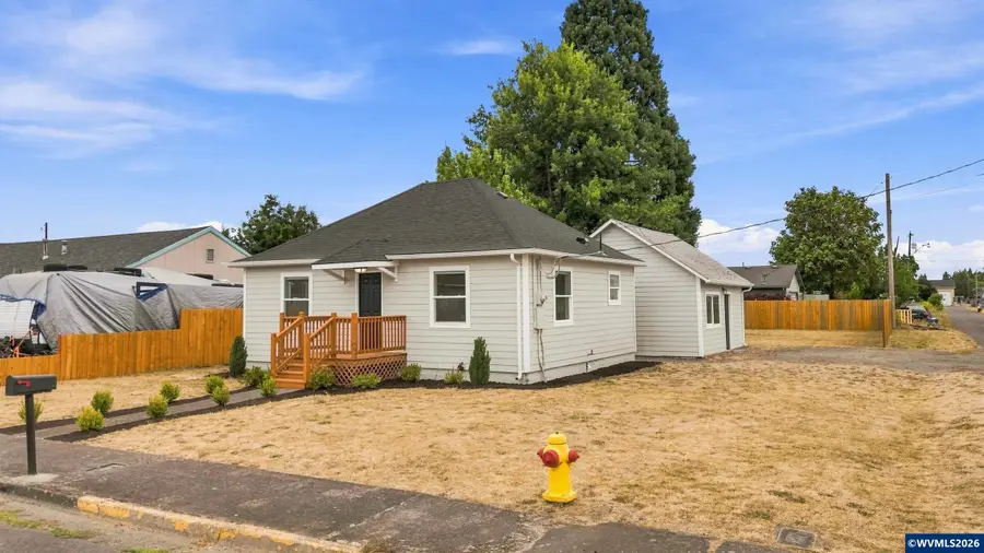 711 W Grant St, Lebanon, OR 97355 - #3