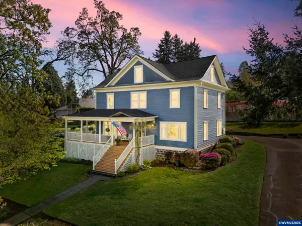 336  Hill St, Silverton, OR 97381