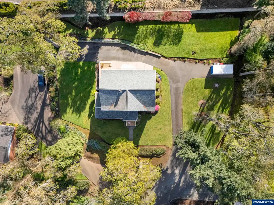 336  Hill St, Silverton, OR 97381 - #3