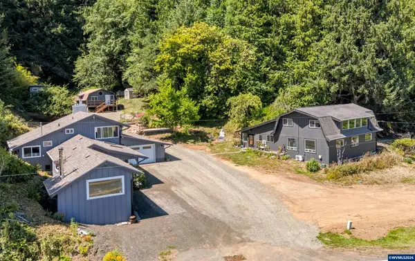 1995 N Bayview Rd, Waldport, OR 97394