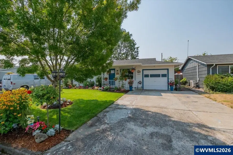 1424  Rainier Rd, Woodburn, OR 97071 - #2