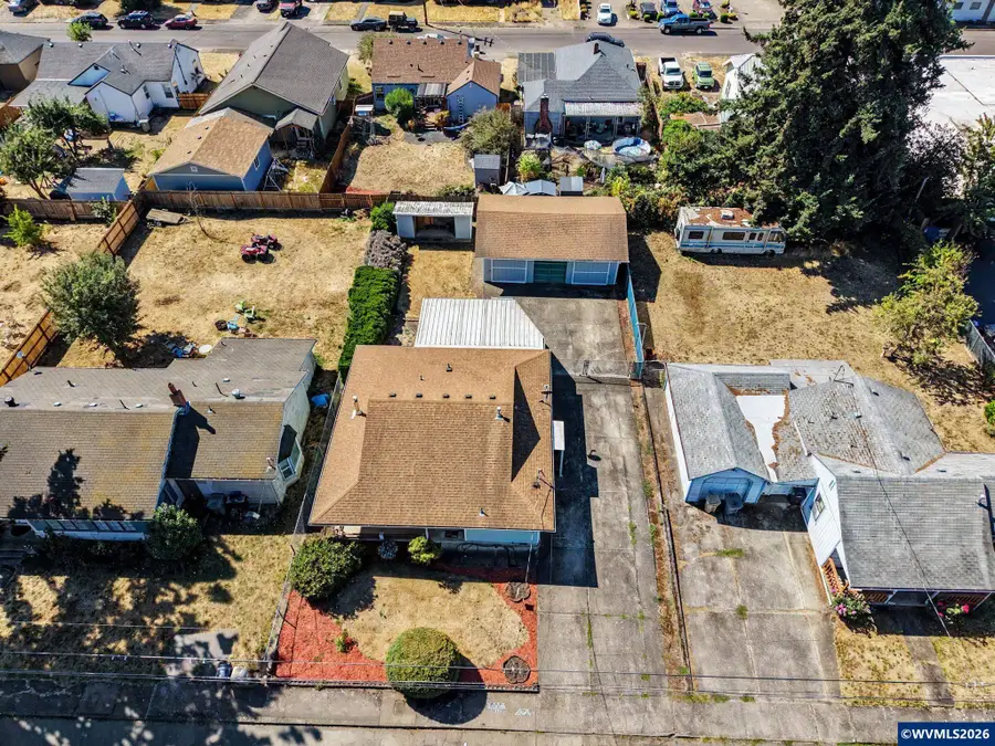 80  Berry St, Lebanon, OR 97355 - #2