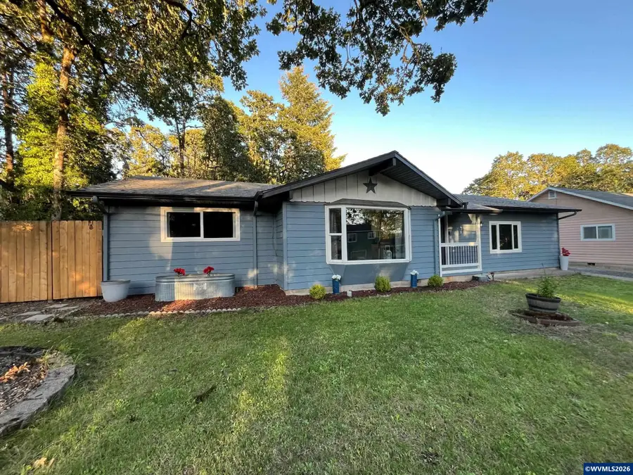 438 NW Douglas St, Dallas, OR 97338 - #2
