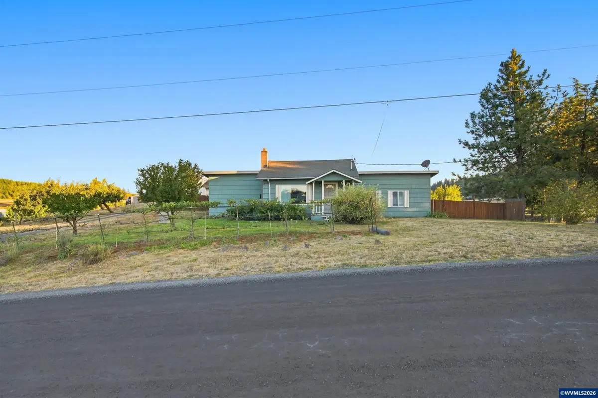 2008  Farmer Rd SE, Jefferson, OR 97352 - #1
