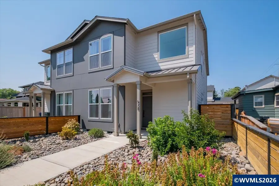 528 S 7th St, Independence, OR 97351 - #2