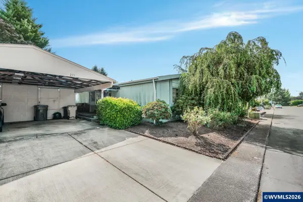 300 SE Lacreole Dr, Dallas, OR 97338