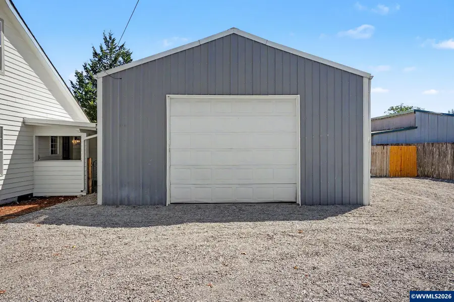 564 SW Cedar St, Mill City, OR 97360 - #3