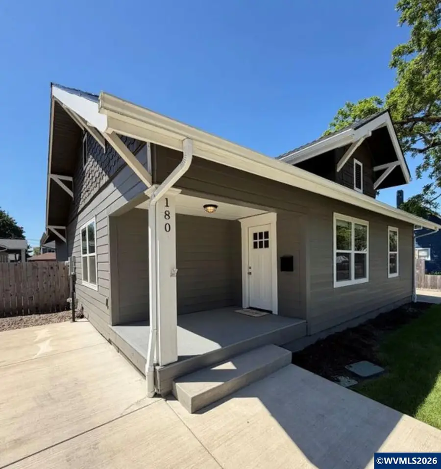 180  Hiatt St, Lebanon, OR 97355 - #2