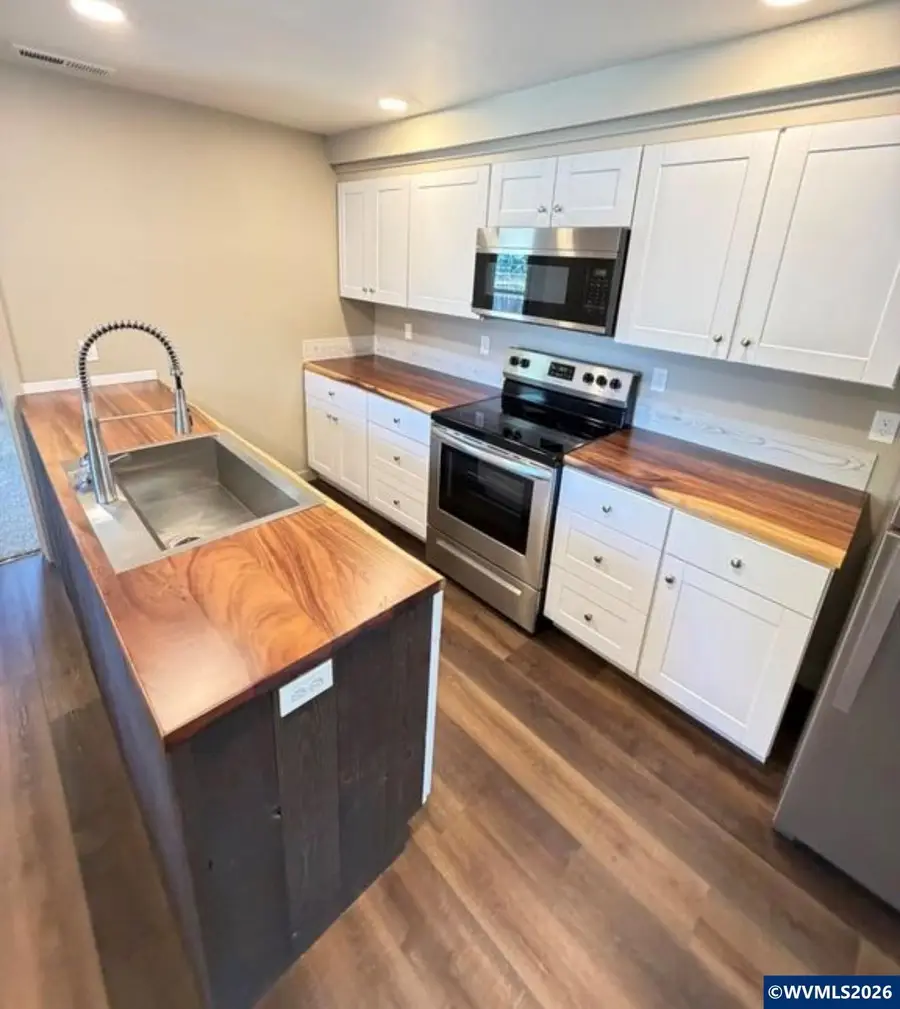 180  Hiatt St, Lebanon, OR 97355 - #3