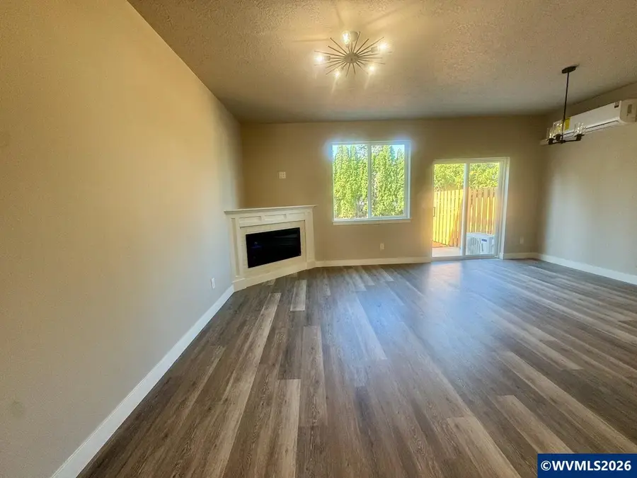 200  Gwinn St E, Monmouth, OR 97361 - #2