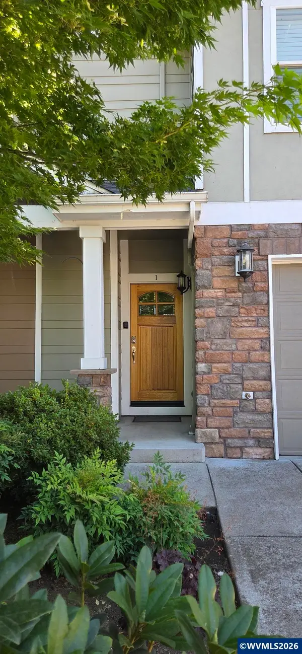 211  Silver St Unit Unit I(eye) St, Silverton, OR 97381