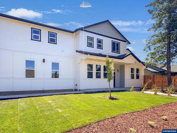 1511  11th St, Dallas, OR 97338