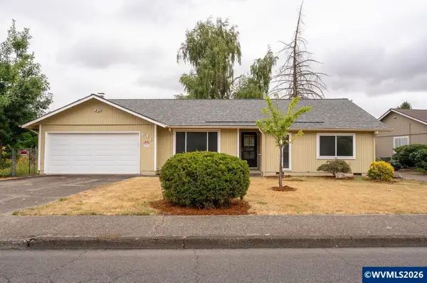 846  Royalty Dr NE, Salem, OR 97301