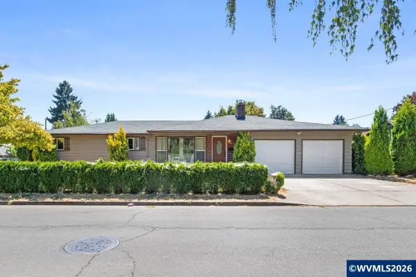 940  Johnson St, Woodburn, OR 97071