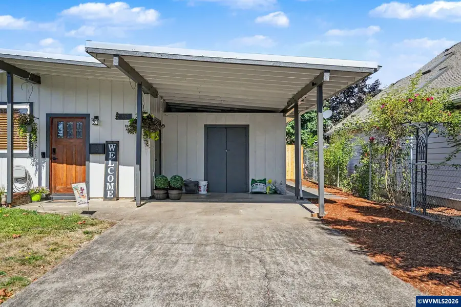 1227 SW Oregon Av, Dallas, OR 97338 - #3