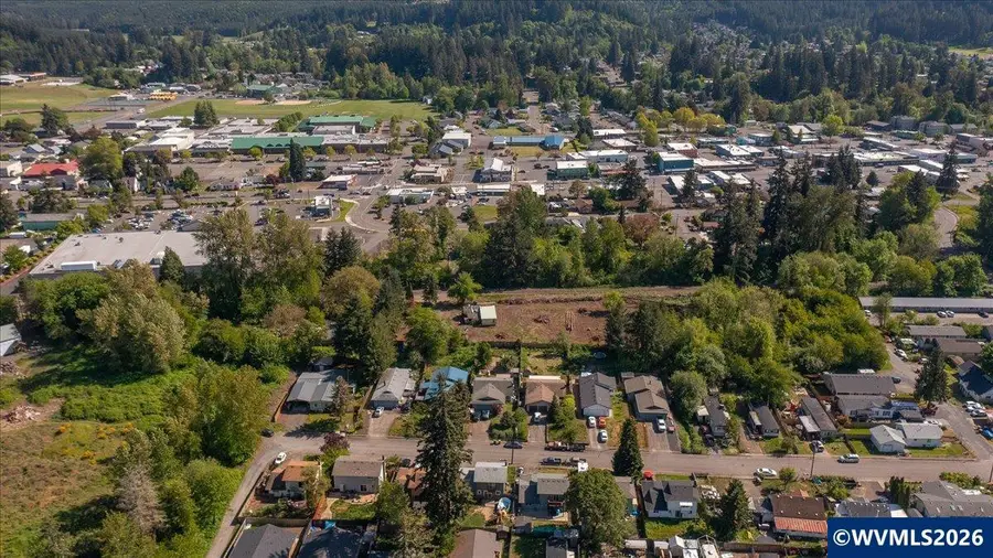 1400  Nandina St, Sweet Home, OR 97386 - #2