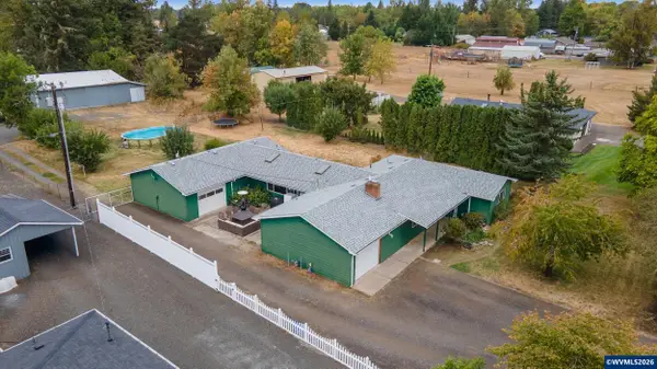880  Hillview Dr, Lebanon, OR 97355