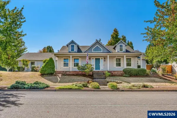 1412  Crestview Dr, Silverton, OR 97381