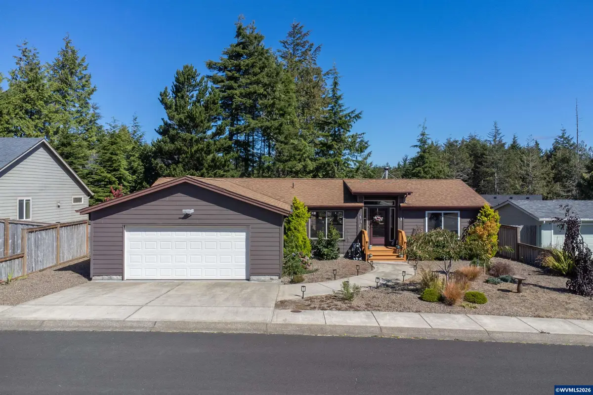 440 SW Wedge Dr, Waldport, OR 97394 - #1