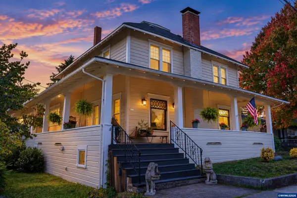 329 S 1st Av, Mill City, OR 97360