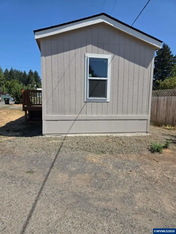 3137  Highway 20 #25, Sweet Home, OR 97386