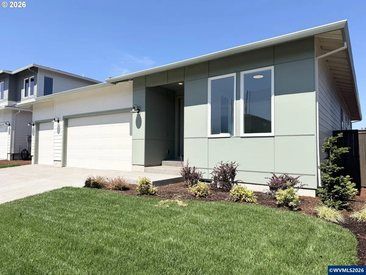 733  Magnolia Av, Woodburn, OR 97071 - #1