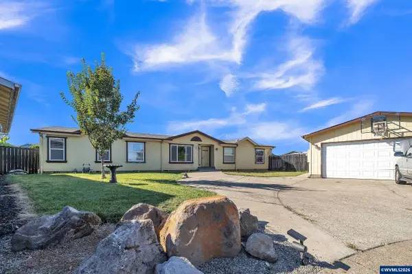 733  Fescue Av, Woodburn, OR 97071