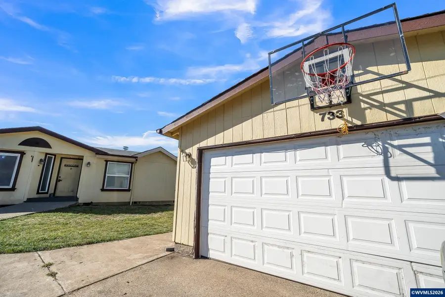 733  Fescue Av, Woodburn, OR 97071 - #2