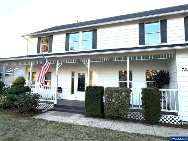 721 S Park St, Carlton, OR 97111