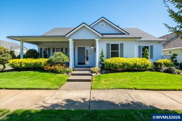 2672  Hazelnut Dr, Woodburn, OR 97071