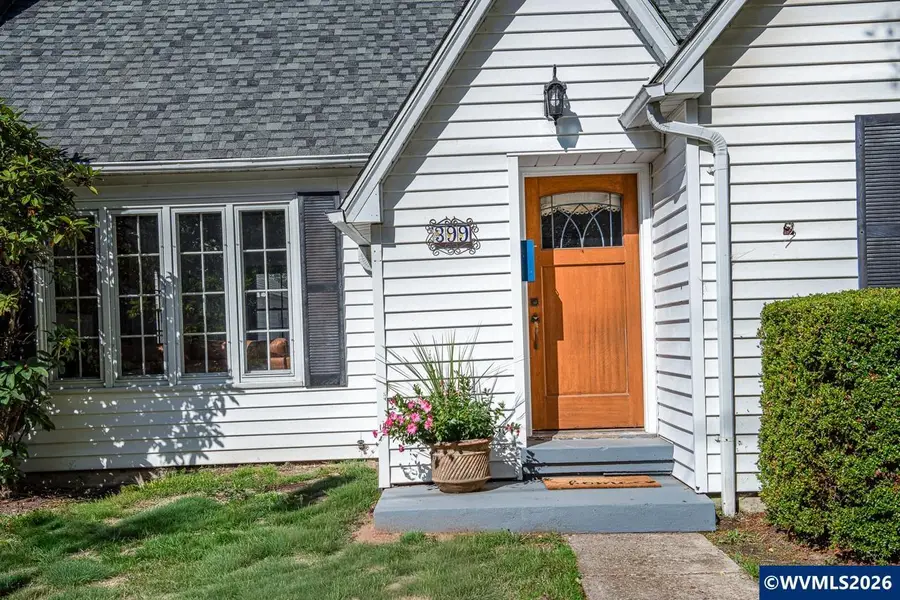 399  24th St NE, Salem, OR 97301 - #3