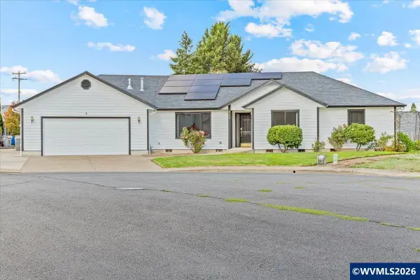 210 SE Ironwood Av, Dallas, OR 97338