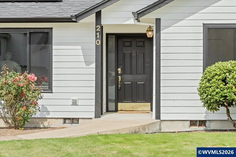 210 SE Ironwood Av, Dallas, OR 97338 - #3