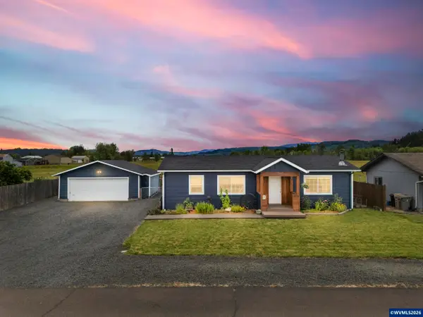 38643 SE Cedar St, Scio, OR 97374
