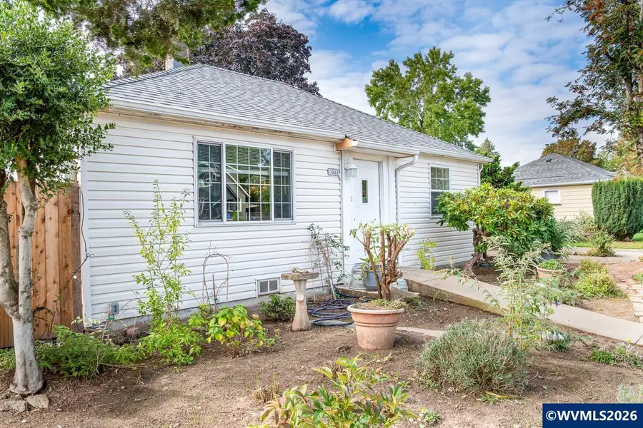 3040  D St NE, Salem, OR 97301 - #3