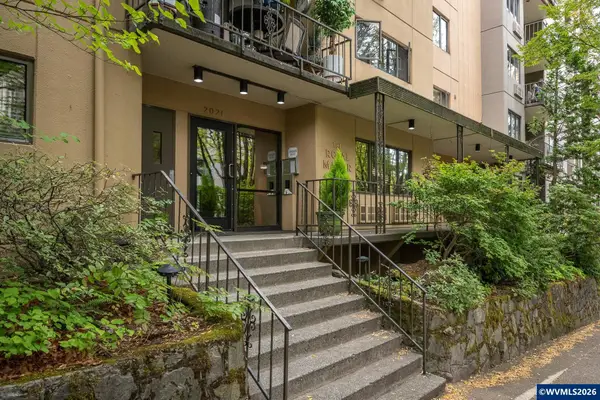 2021 SW Main #32 St, Portland, OR 97205