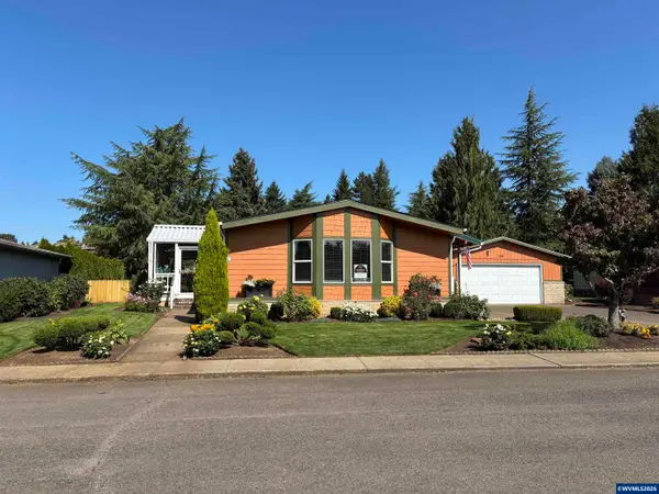 2120  Robins (#136) Ln SE, Salem, OR 97306