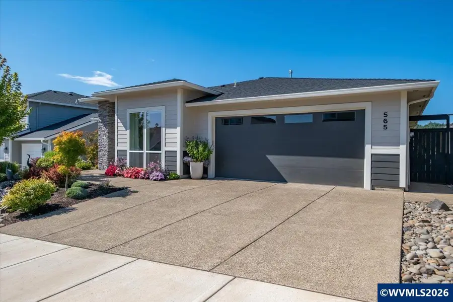 565 NW Crater Lake Dr, Dallas, OR 97338 - #2