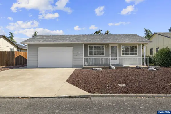 540 W Clackamas Cir, Woodburn, OR 97071